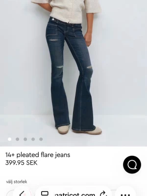 Gina Young jeans  - Säljer mina helt nya jättefina jeans ifrån Gina Young 14+ i storlek S. De är i jätte fint skick och helt oanvända , säljer de pågrund av att de inte kommer till användning🩷
