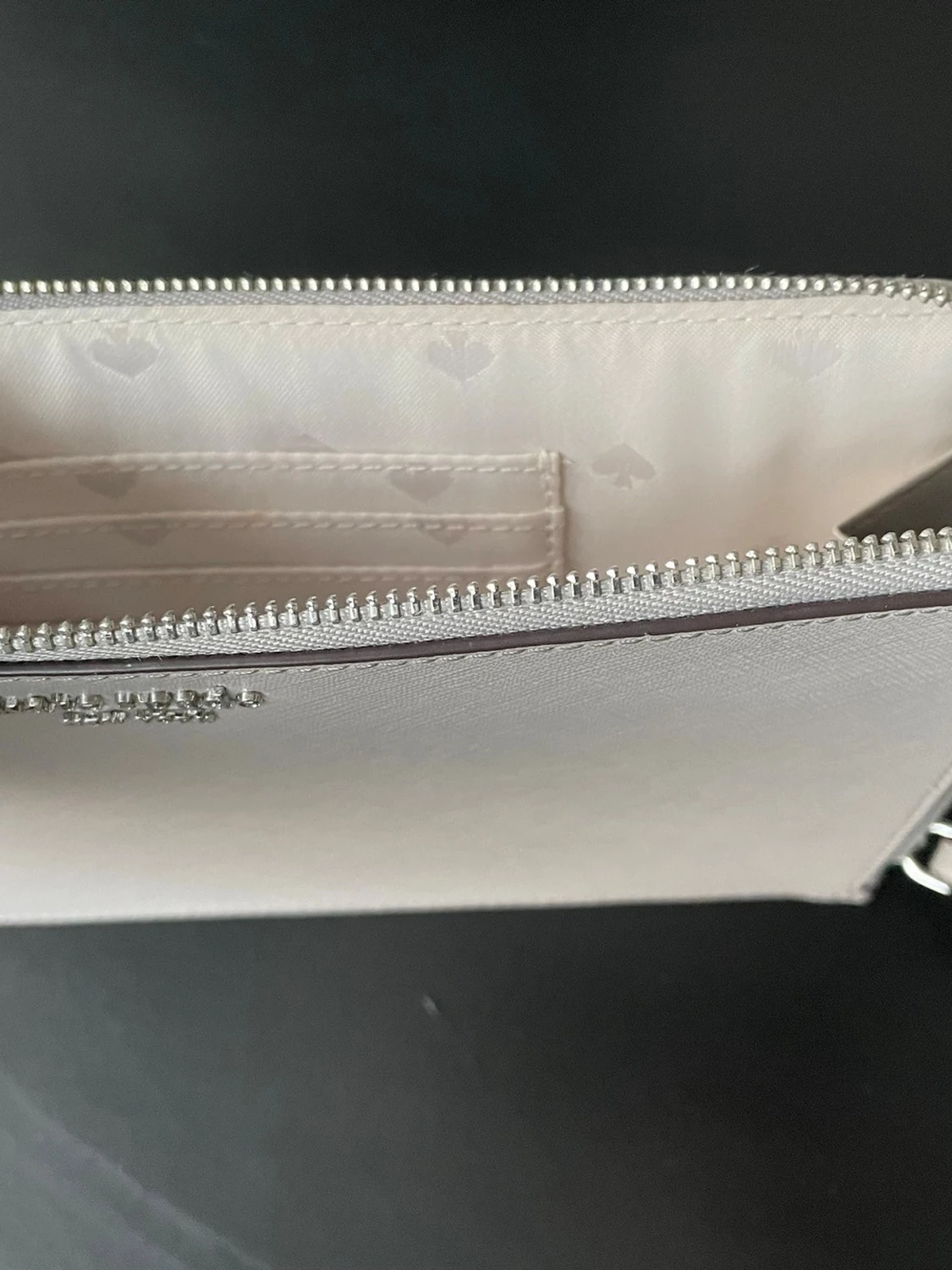 Ljus Grå kuvertväska från Kate Spade - 3