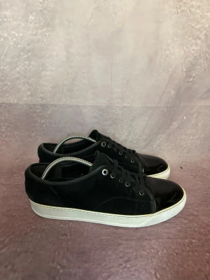 Lanvin skor - Mycket fint skick | Size UK 10 ≈ 44 | fraktar inom 24 timmar | för att köpa klicka ”köp nu” | vid frågor eller funderingar skriv en meddelande | följare får bättre rabatter🙌