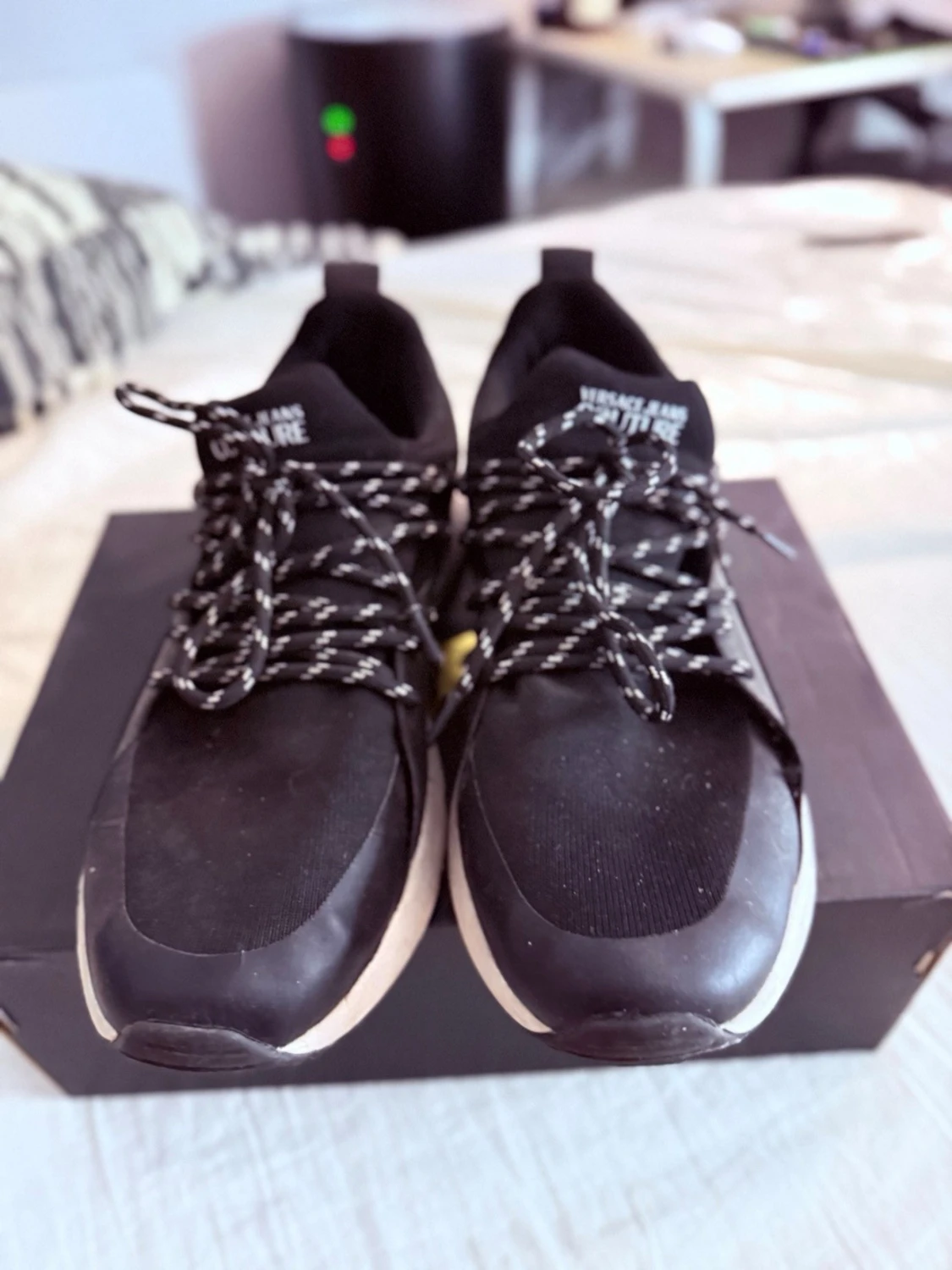 Svarta Versace Jeans Couture sneakers - 1