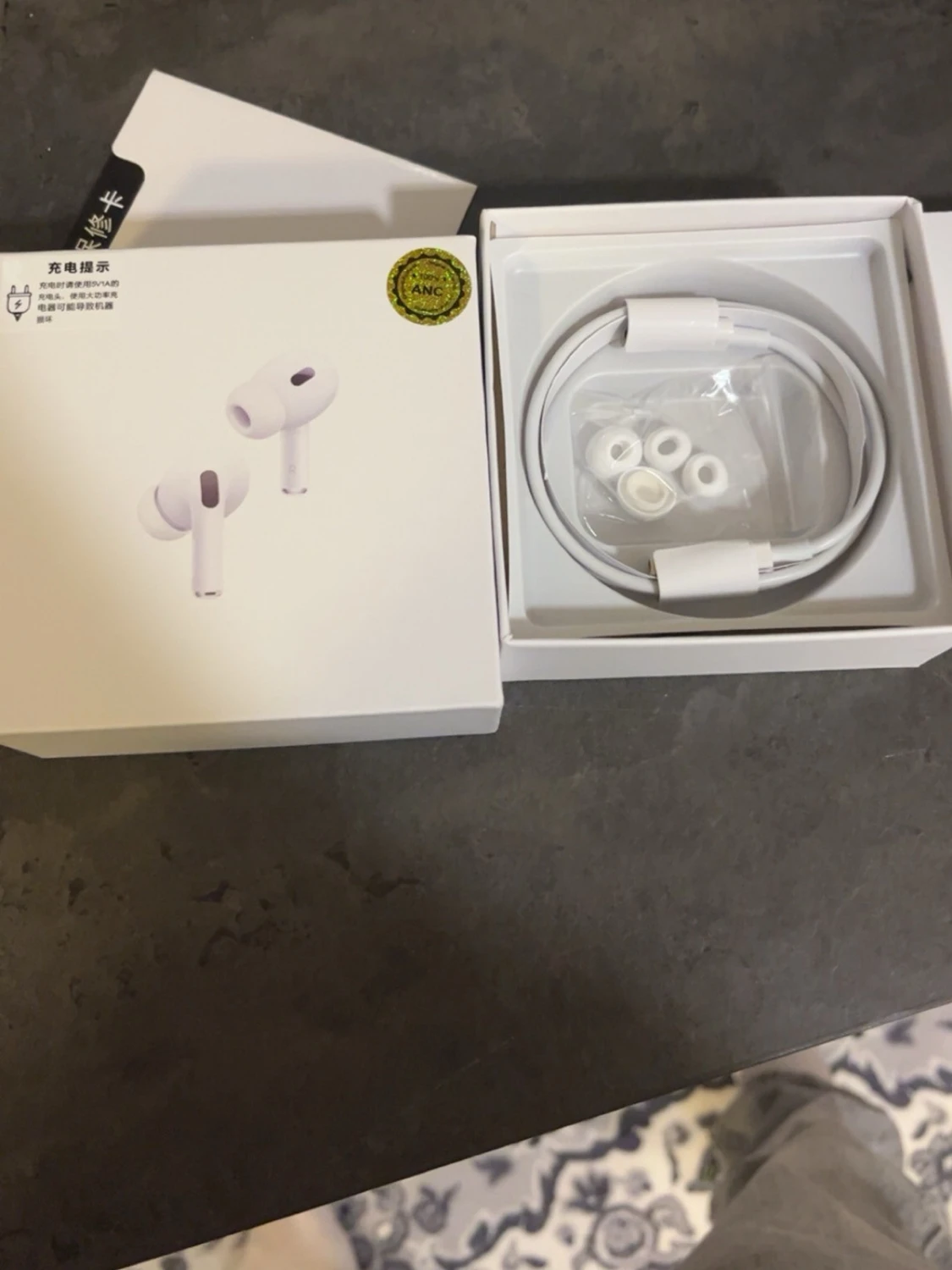 AirPods 4