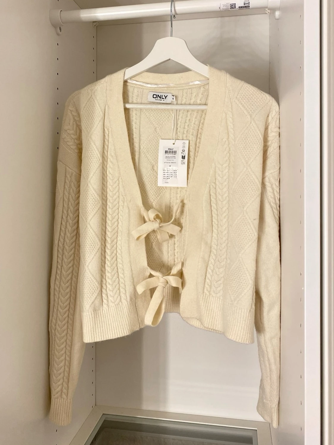 Kofta med knyt från ONLY