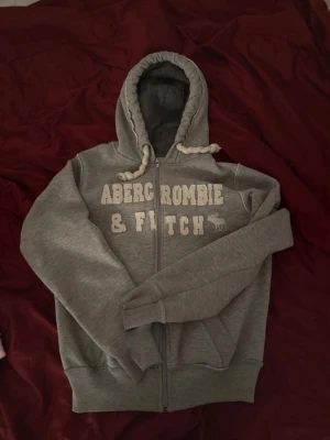Abercrombie & fitch zip up - Fin zip up köpt på vinted