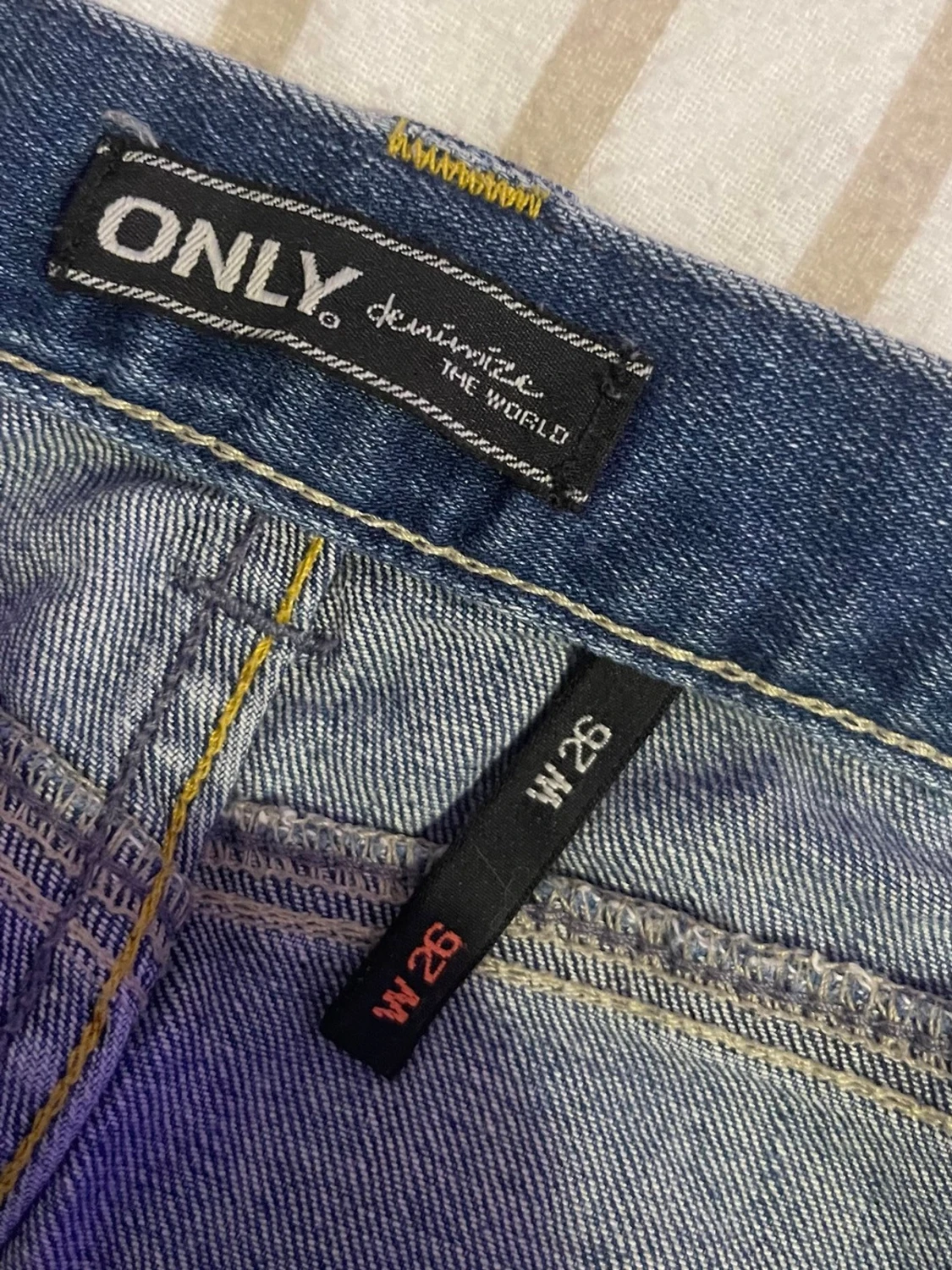 Blå jeansshorts med spets från ONLY - 4