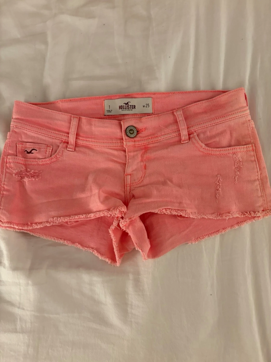 Rosa jeansshorts från Hollister