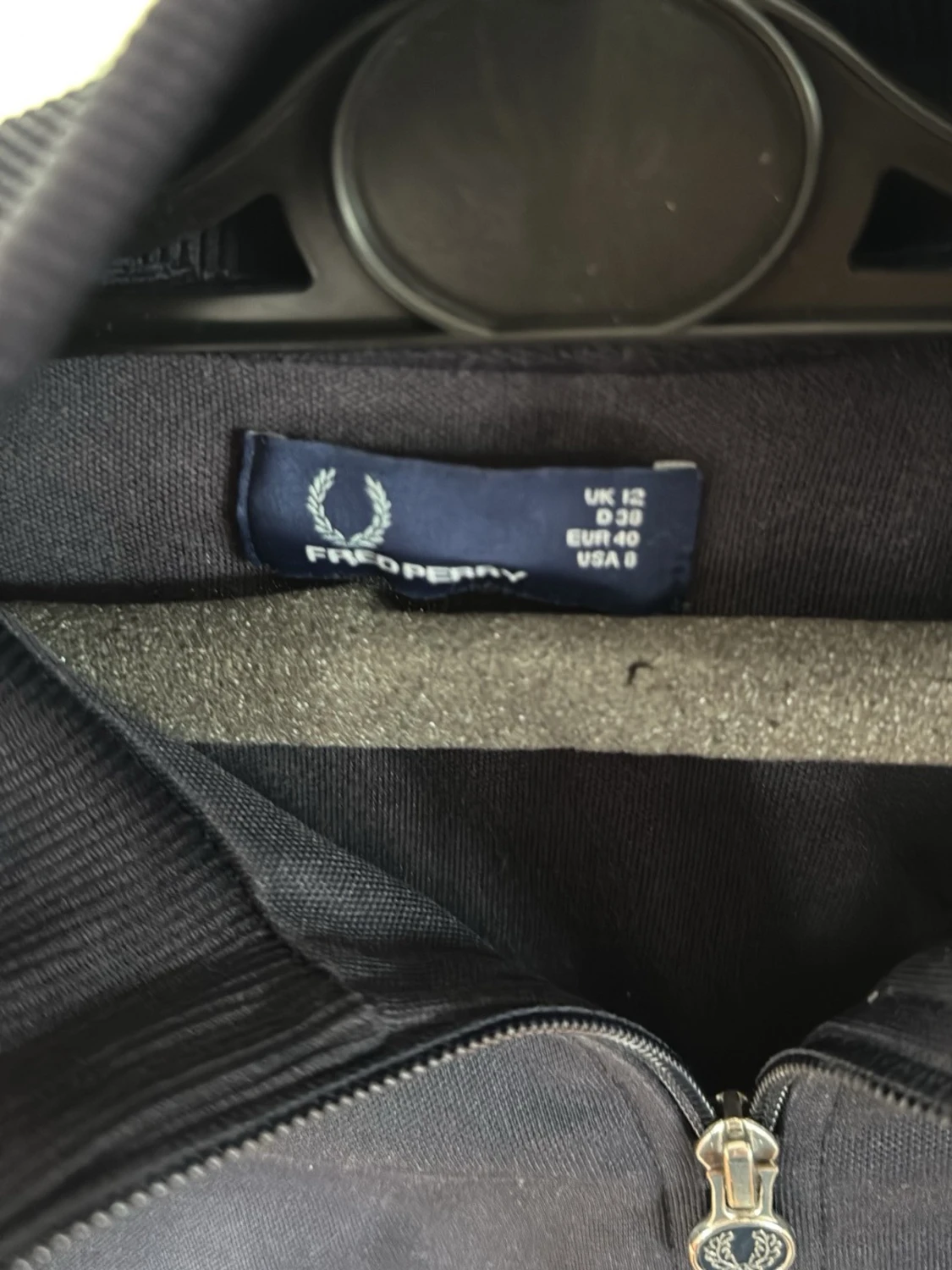 Marinblå vindjacka från Fred Perry - 2