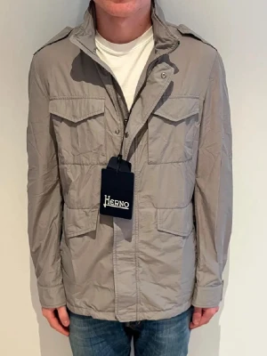Herno field jacket  - Skick: 10/10 helt ny 
