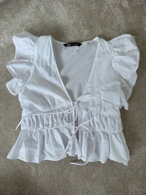 Topp Zara - Supersöt somrig topp från Zara! 