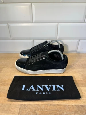 Lanvin Skor - Lanvins i mycket bra skick | Storlek: uk6=40 passar 41 | Ingår: Dust bag | Vid frågor eller diskussion om pris är det bara att skriva✍🏼| Frakt inom 48h📦