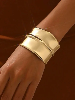 Cuffarmband  - Riktigt bra kvalitet på detta snygga cuffarmband. Endast använd någon enstaka gång 