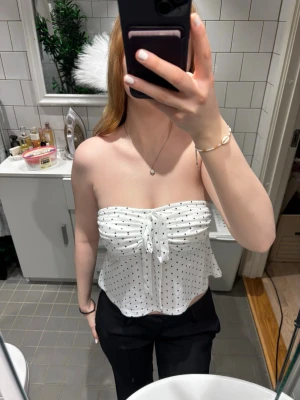 Prickig top - Jätte söt tio som knytning fram