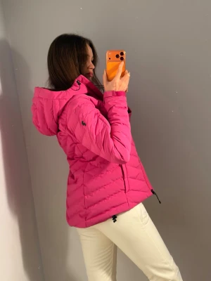 Skidjacka från Peak Performance - Använd endast 2 gånger, jättefin skick. Storlek XS