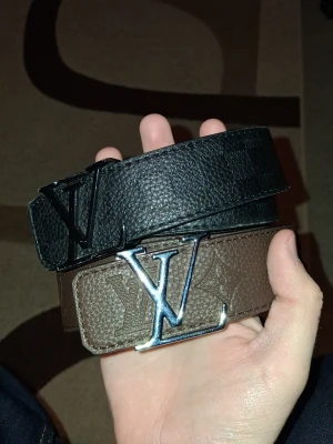 L. V Bälte - 🔴 BRUNA BÄLTET ÄR SÅLT.🔴Bara svarta kvar. Säljer för 220kr👍🏽 kan gå ner i pris vid snabb affär🤑