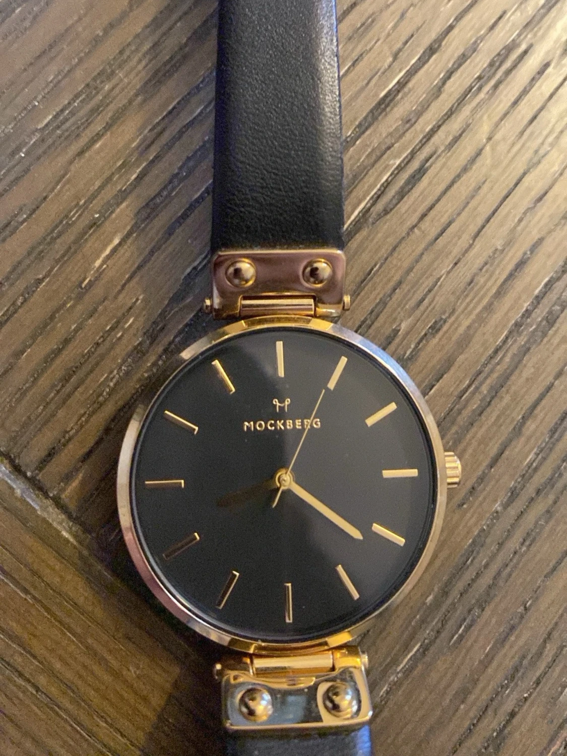 Svart klocka från Mockberg i läder - 2