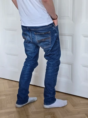 Nudie jeans - Snygga Nudie jeans i storlek W31/L32. Det är den populära modellen Grim Tim. Mycket bra skick! Skriv om du undrar något. Gratis frakt idag! Passa på och köp.👖