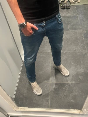 Replay jeans  - Blå replay jeans storlek W30 L32 otroligt snygg tvätt skinny men inte slimmade 