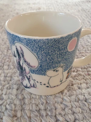 Ny Muminmugg Djupsnö Mumin  - Utgången felfri mugg med etikett kvar. Packar mycket bra. 