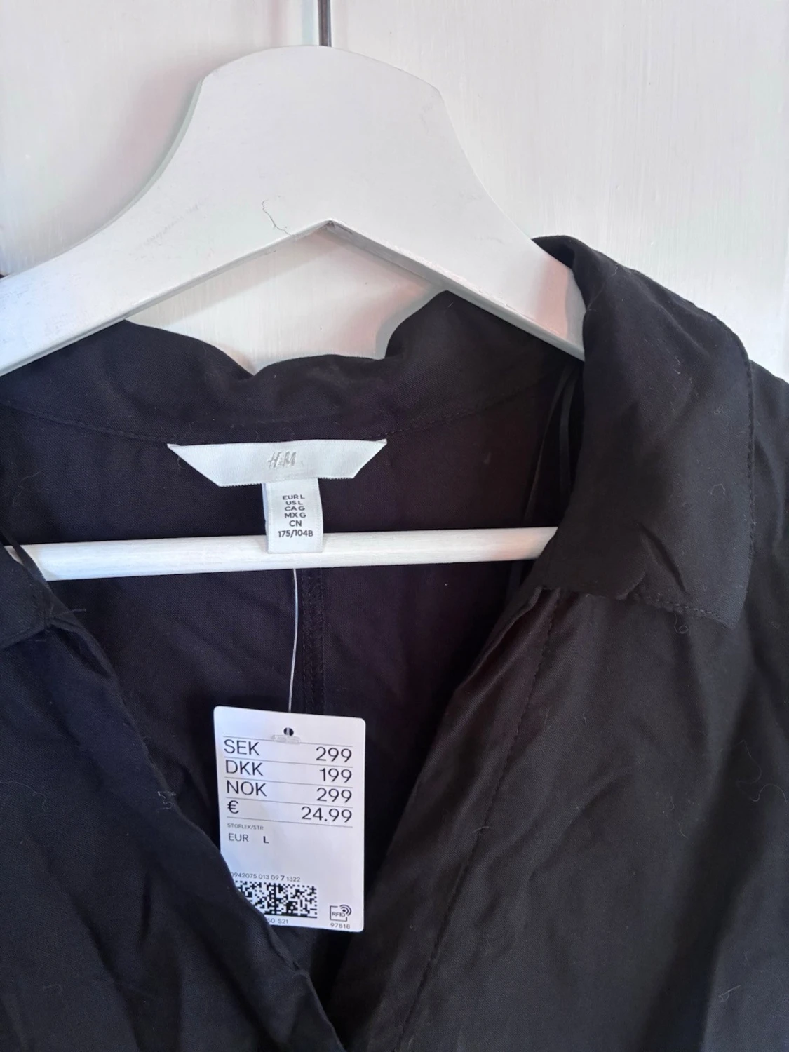 Svart skjortklänning från H&M - 1