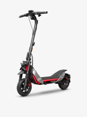Elektrisk sparkcykel grå/röd - Snygg elektrisk sparkcykel i grått och rött med robust ram och breda däck. Utrustad med kraftfull motor och sportig design, perfekt för smidig transport i stan. Handtag och fotplatta i slitstarkt material. Modern look med detaljer i svart och rött.       Top fart 20km/h.