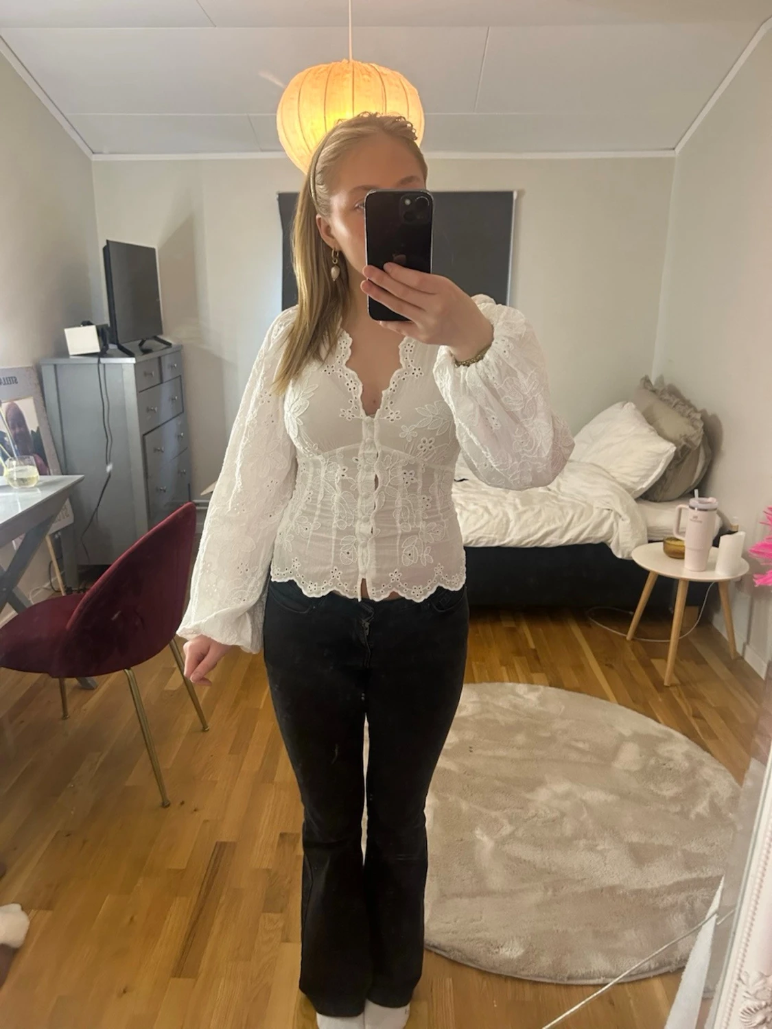 Vit blus med puffärm - 1