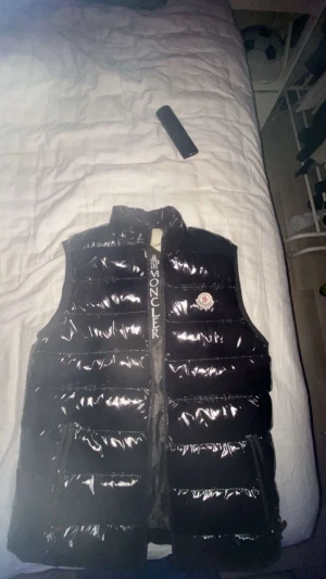 Svart Moncler väst - Moncler!! Ny