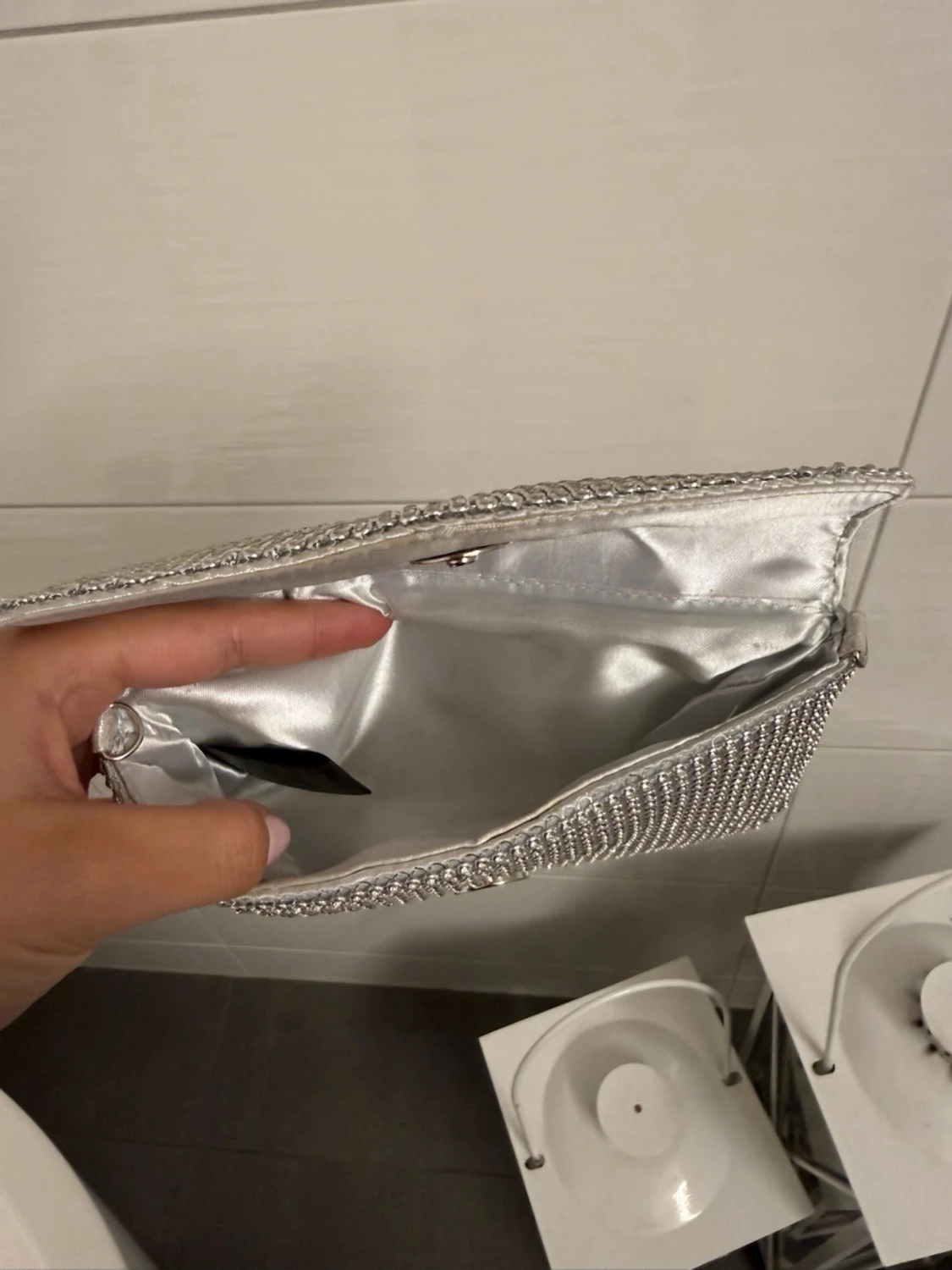 Silverglittrig kuvertväska med strass - 3