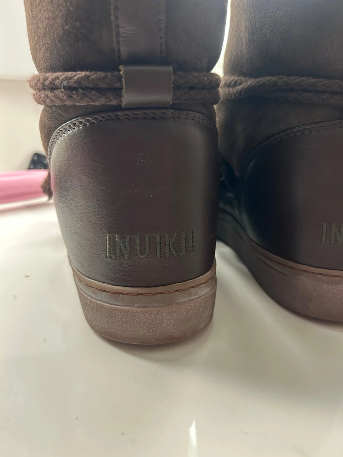 Mörkbruna inuikii - 1