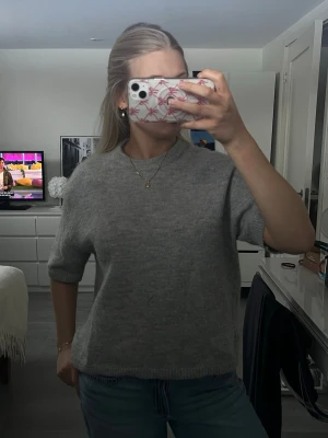 Trekvartsärmad stickad tröja  - Superfin kortärmad stickad tröja💕