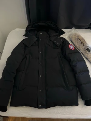 Canada goose vinterjacka - Säljer jacka storlek S ”PELSEN INGÅR INTE”