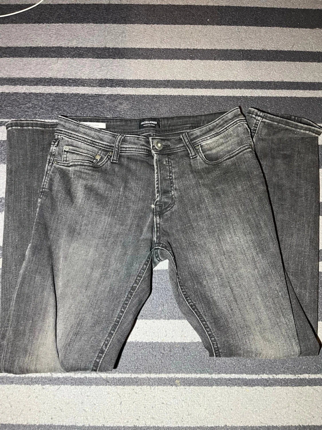 Grå jeans från Jack & Jones - 1