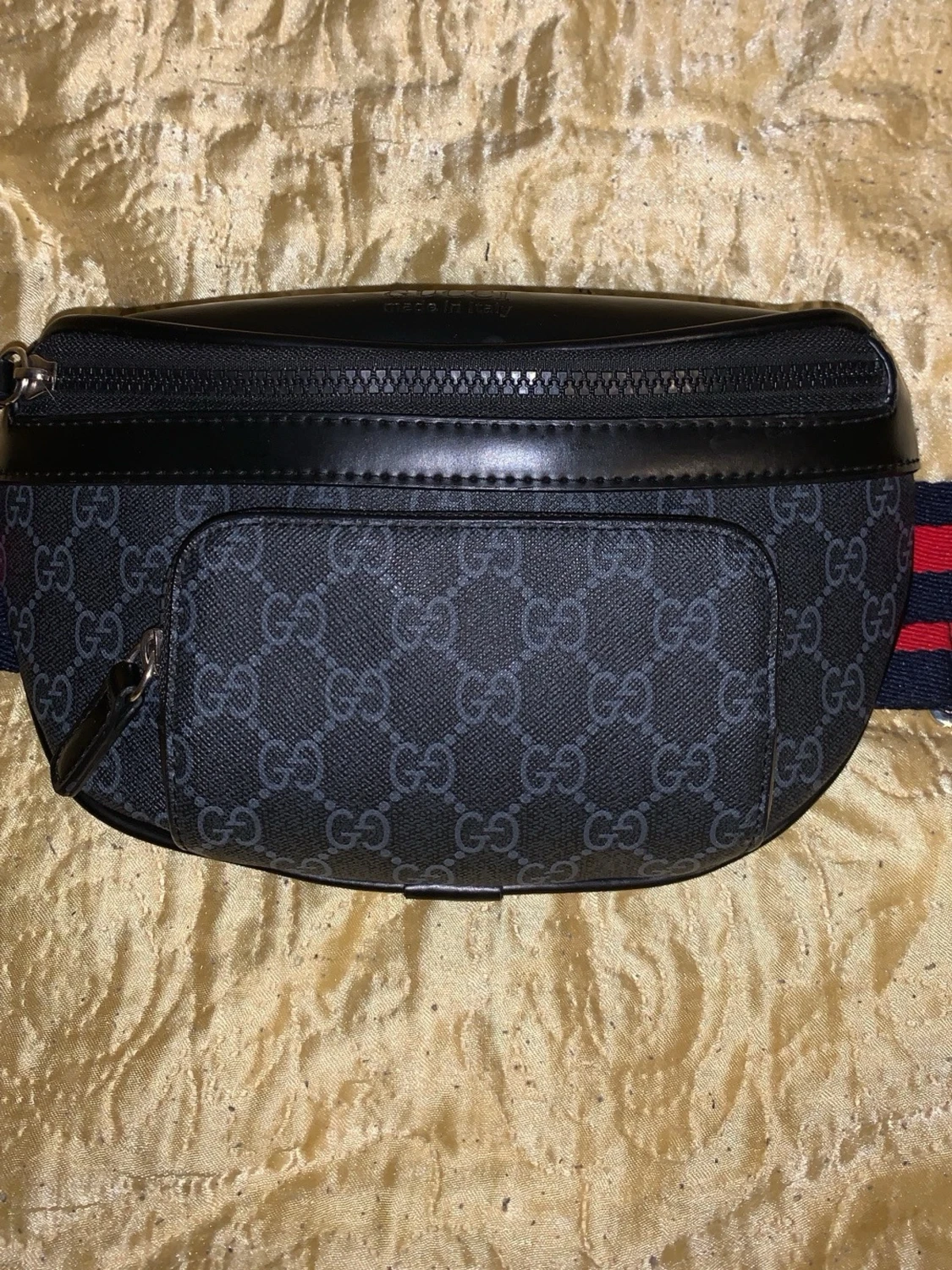 Gucci svart shoppingväska med monogram