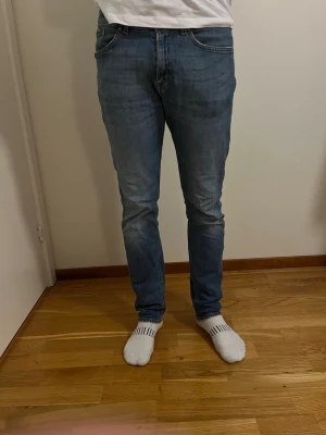 Tiger of sweden jeans 30/32 - Tiger of sweden jeans i storlek 30/32. Modellen är 180 o väger 70kg. Skriv vid funderingar!