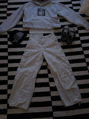 Weekday Cargo Pants - Cargo Pants från Weekday. Bra skick