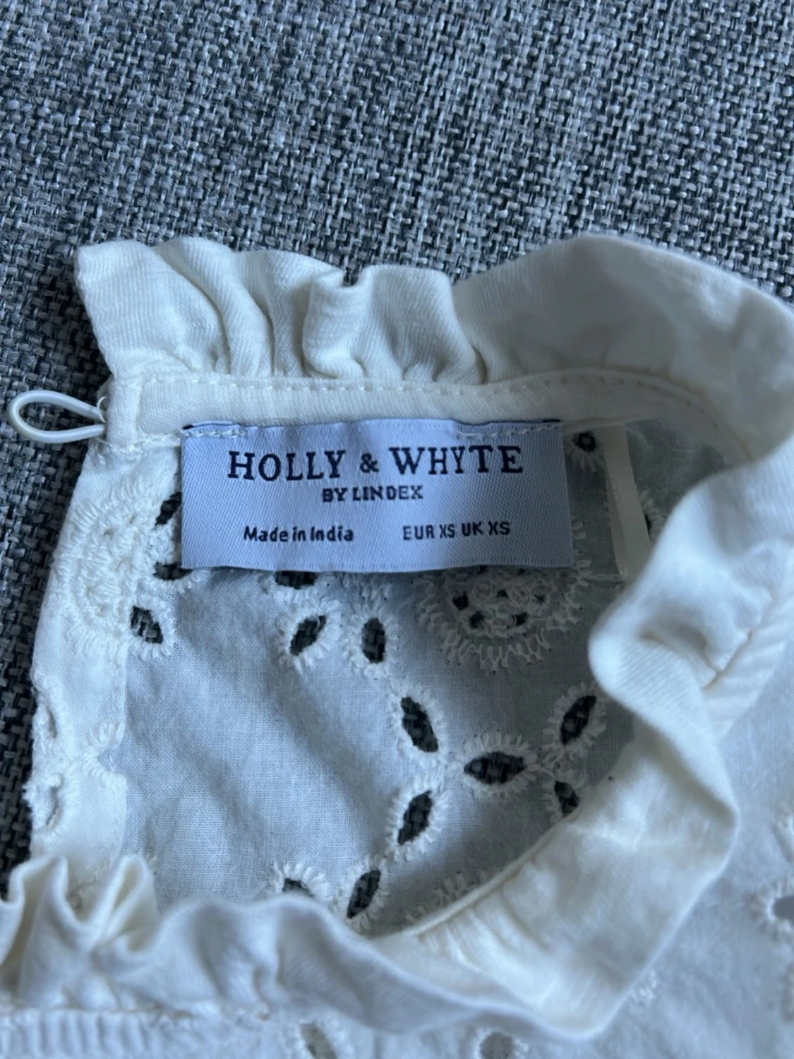 Vit blus med spets  - 1