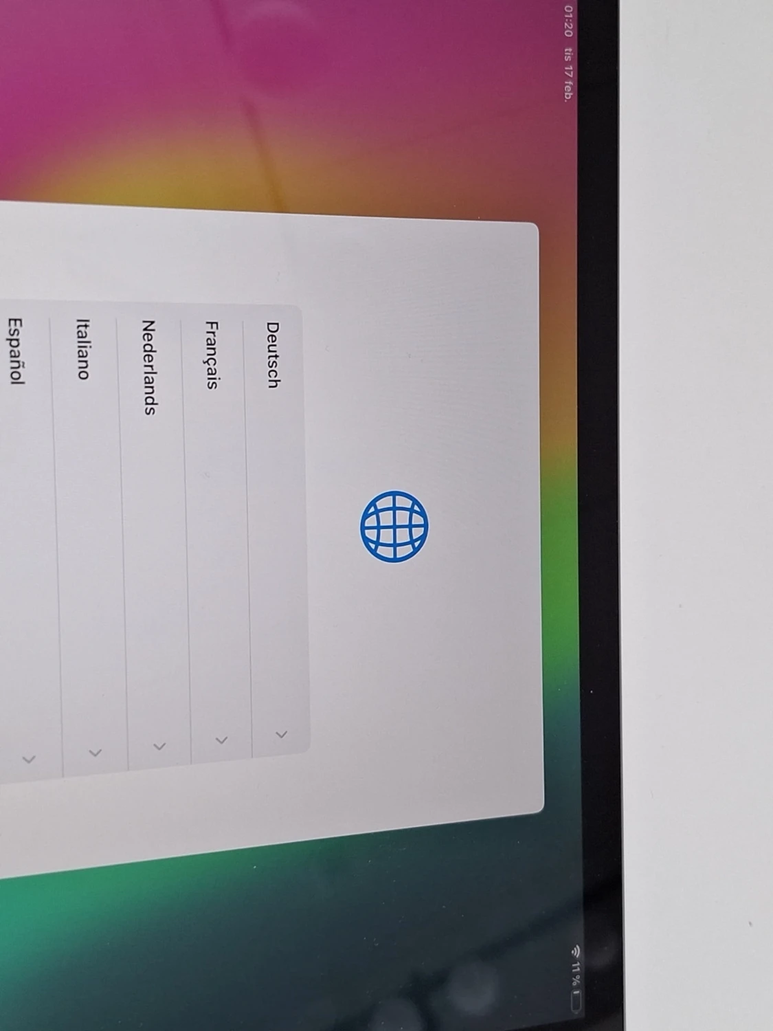 Apple iPad med svart front och stallet följare med - 3