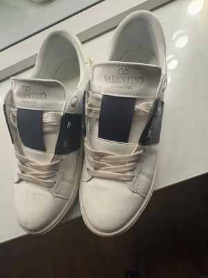 Valentino Garavani - Helt nya 