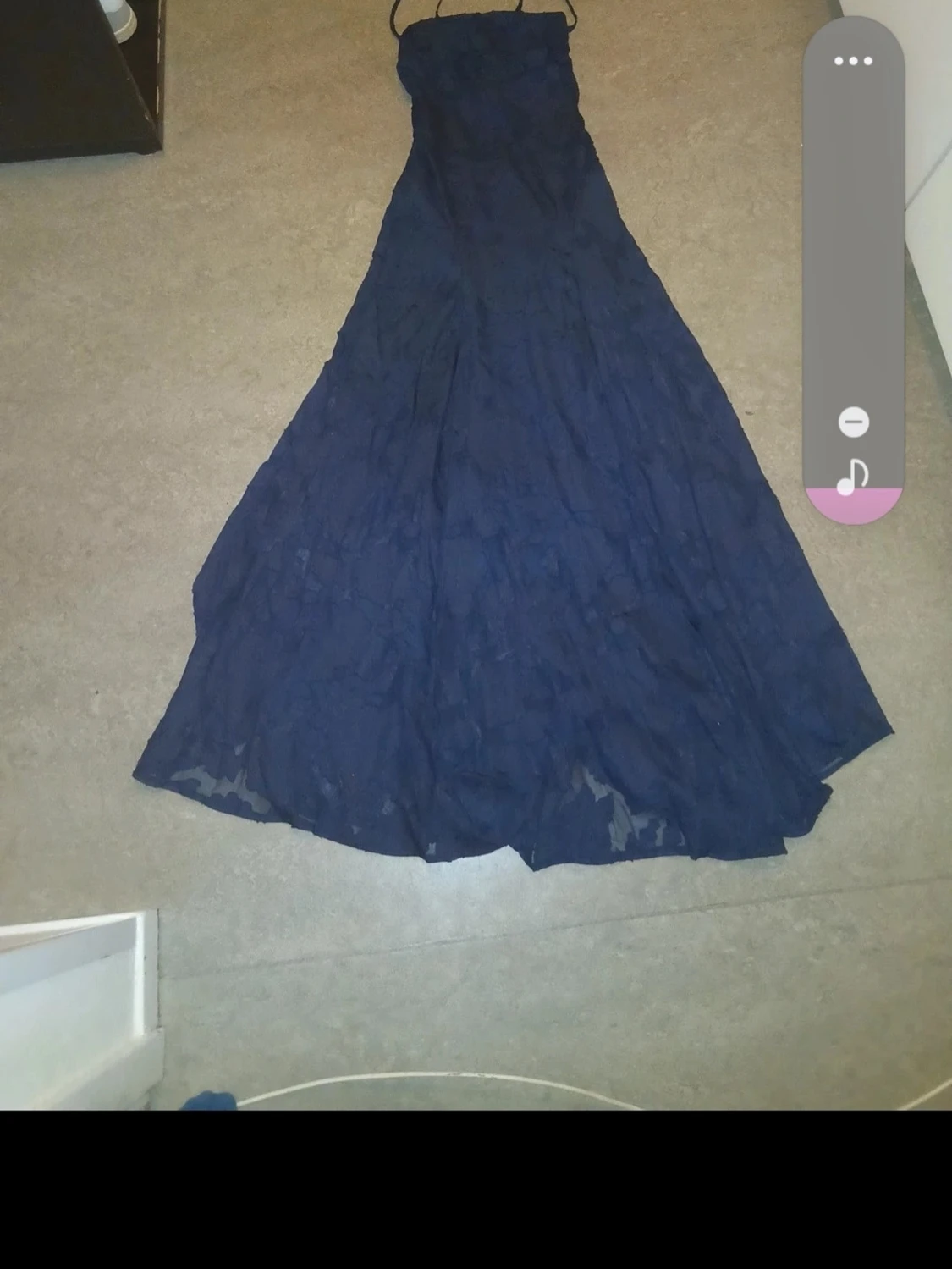 Marinblå långklänning med snörning - 1