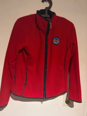 Fleecetröja ifrån mountain horse - Använd lite då och då obs! Lite nopprig på insidan 