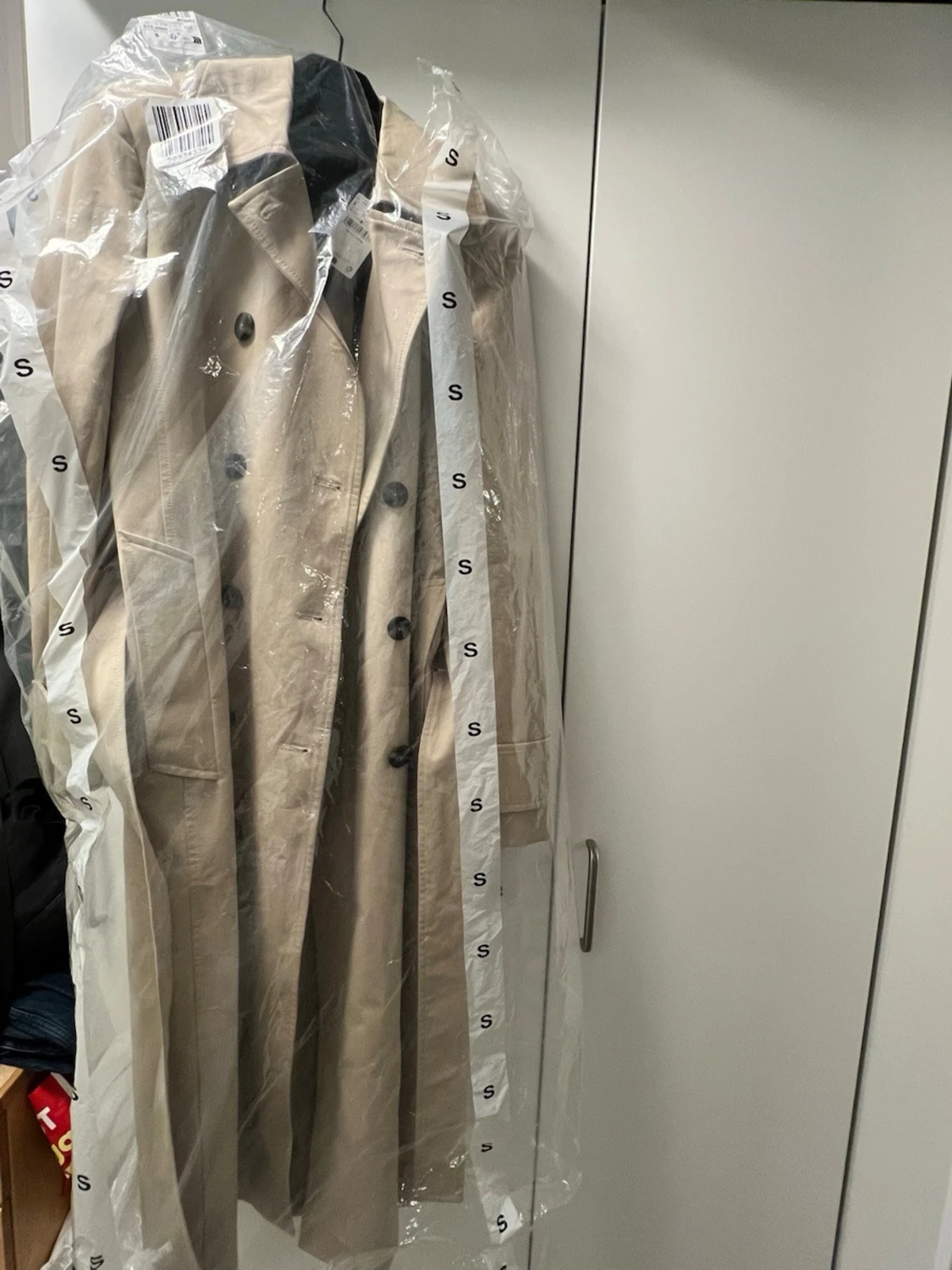 Beige klassisk trenchcoat bomull- oanvänd  - 2