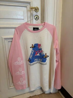 Vivienne Westwood x Palace t-shirt - Longsleeve T-shirt / sweatshirt  Collaboration between Vivienne Westwood and Palace Size M Only worn 3 times 