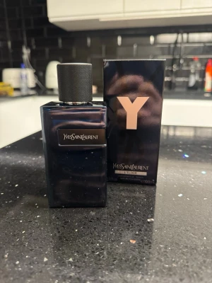 Yves Saint Laurent Y Elixir parfym - YSL Y l’elixir 100 ml helt nytt 