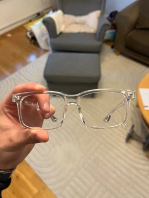 Chrome hearts glasögon - Säljer mina chrome hearts glasögon med blue light. Helt nya. Jag har ett par exakt likadana fast i svart. 