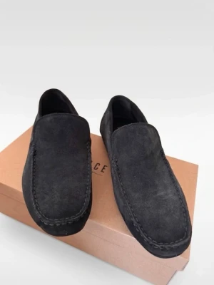 PACE Loafers Herr 42 - Hej! Säljer dessa riktigt feta loafers från Pace. Hittade dom på Din Sko i Nordstan, men jag har bara haft dom en gång. Så dom är i princip nyskick! Inga fläckar, inga repor!!  Perfekt sko för alla tillfällen.  Detaljer: Storlek: 42 (Sitter perfekt!) Skick: Toppskick, som sagt. Endast använda vid ett tillfälle.  Ingår: Du får med originalkartongen och kvittot också, så allt är legit.  Först till kvarn gäller! Skicka ett DM om du vill ha dom. 🚀
