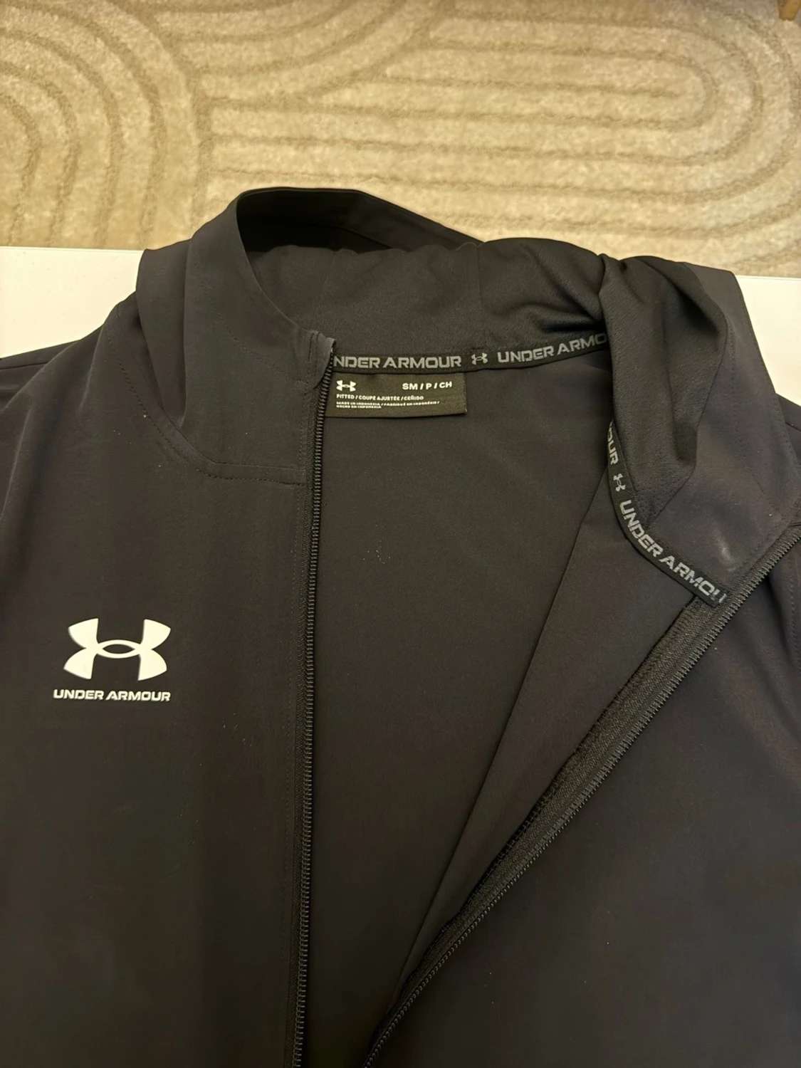Svart vindjacka från Under Armour - 1