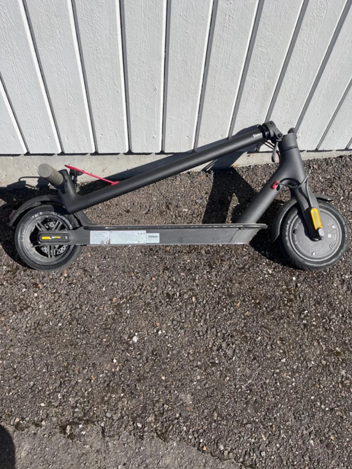 Svart elscooter. kan byta mot nåt