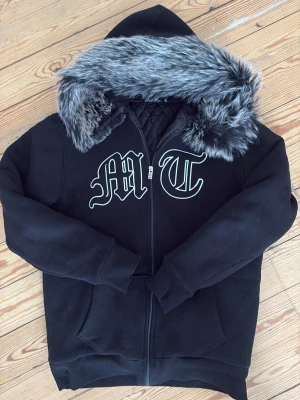 Tuttolente MT fur Jacket - 9/10 condition ⭐️ Meet up in sthlm or sameday shipping⭐️ Size Medium ⭐️