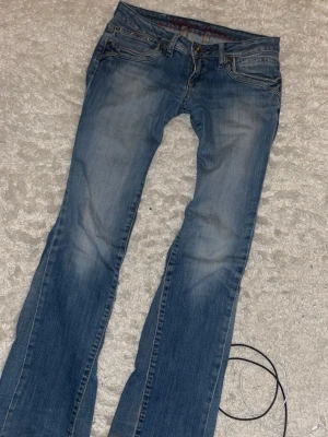 Skitsnygga jeans - Skitsnygga lågmidjade tommy hilfiger jeans