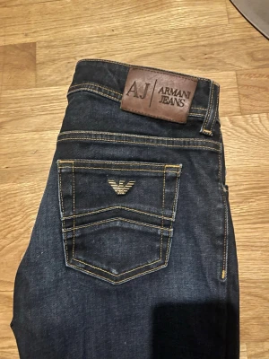 Armani Jeans - Storlek XS. Ny Skick. Märke Armani Jeans. Nypris är 1.699kr.