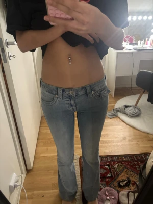 Ljusblå bootcut true religion - Använda ett par gånger men i bra skick