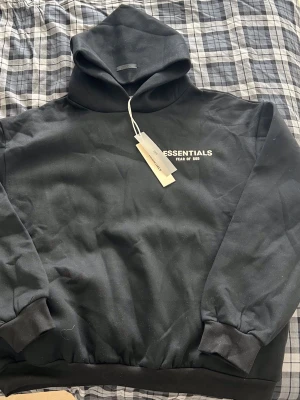 Essentials tracksuit - Helt ny